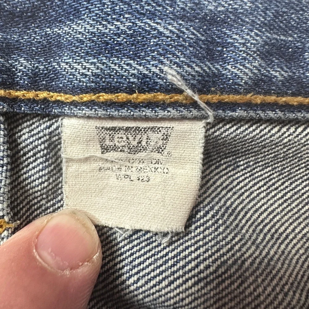 Vintage Levi's 501 Jeans Mens 37x31 Blue Button Fly Straight Leg Denim Pants 90s